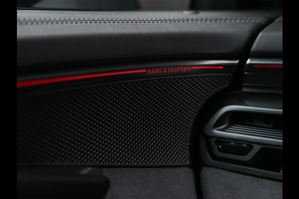 Audi A6 Avant 2.0 e-hybrid quattro 368pk S edition Competition |MMI interface update | Achteras besturing | Premium S-Seats | Trekhaak | B&O Sound | Head-Up | Soft-Close | Adaptive Cruise | Passagiers display | 5 jaar garantie | Luchtvering