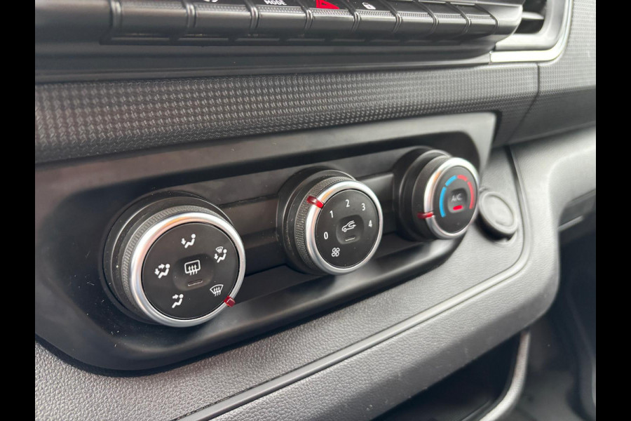 Renault Trafic T30 L2H1 150PK AUTOMAAT RED EDITION LED AIRCO CRUISE CONTROL CAMERA NAVIGATIE CARPLAY TREKHAAK