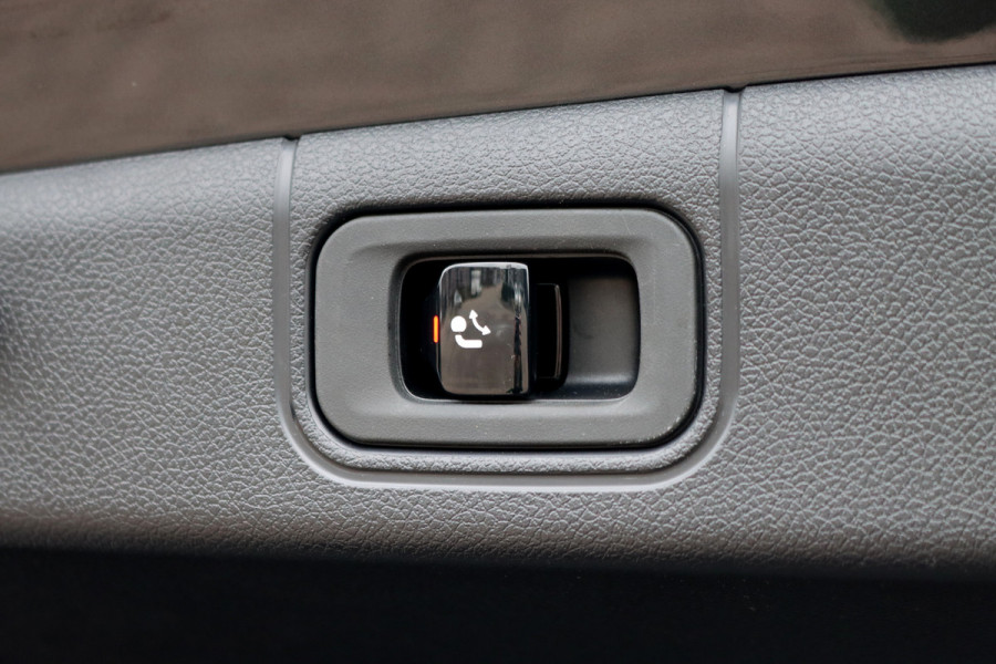 Mercedes-Benz E-Klasse 450 4MATIC AMG Line Premium+ | Luchtvering | Hyperscreen | Achterasbesturing | Massage | Nappa Leder | Stoelventilatie | Soft-Close | Trekhaak | Burmester | HUD | Verwarmd Stuurwiel |