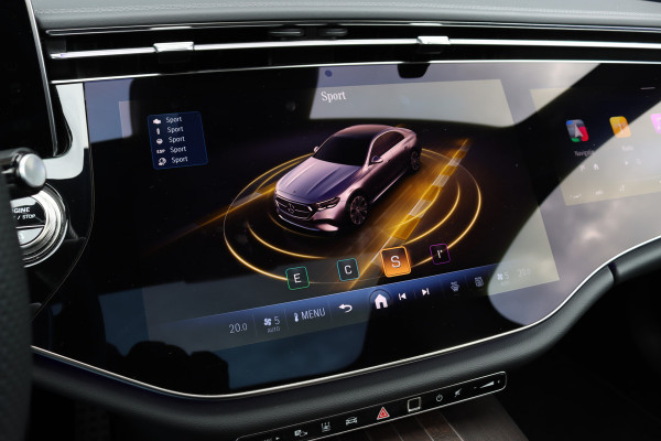 Mercedes-Benz E-Klasse 450 4MATIC AMG Line Premium+ | Luchtvering | Hyperscreen | Achterasbesturing | Massage | Nappa Leder | Stoelventilatie | Soft-Close | Trekhaak | Burmester | HUD | Verwarmd Stuurwiel |