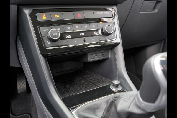 Volkswagen T-Cross 1.0 TSI Life Business | Climate | Stoelverwarming | Draadloze telefoonlader |