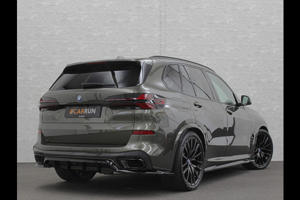 BMW X5 50e M-Sport Pro | Panorama | 360 Camera | ACC | Carbon | Individual Leder | Trekhaak | Head-Up | Keyless-Entry | Harman-Kardon | Stoelverwarming V+A | Memory | Stuurverwarming | 22 inch | Iconic-Glow | M-Gordels | ISO-Glas | Zonwering | Beker Clima | Standkachel | Carplay | Draadloos Laden |