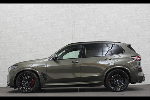 BMW X5 50e M-Sport Pro | Panorama | 360 Camera | ACC | Carbon | Individual Leder | Trekhaak | Head-Up | Keyless-Entry | Harman-Kardon | Stoelverwarming V+A | Memory | Stuurverwarming | 22 inch | Iconic-Glow | M-Gordels | ISO-Glas | Zonwering | Beker Clima | Standkachel | Carplay | Draadloos Laden |