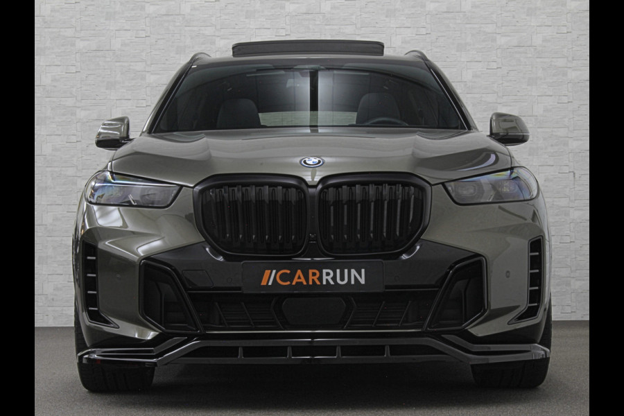 BMW X5 50e M-Sport Pro | Panorama | 360 Camera | ACC | Carbon | Individual Leder | Trekhaak | Head-Up | Keyless-Entry | Harman-Kardon | Stoelverwarming V+A | Memory | Stuurverwarming | 22 inch | Iconic-Glow | M-Gordels | ISO-Glas | Zonwering | Beker Clima | Standkachel | Carplay | Draadloos Laden |