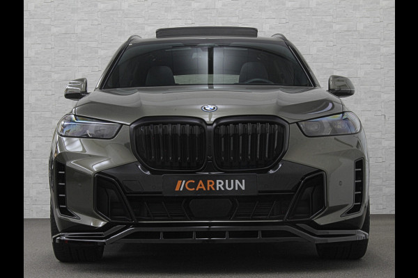 BMW X5 50e M-Sport Pro | Panorama | 360 Camera | ACC | Carbon | Individual Leder | Trekhaak | Head-Up | Keyless-Entry | Harman-Kardon | Stoelverwarming V+A | Memory | Stuurverwarming | 22 inch | Iconic-Glow | M-Gordels | ISO-Glas | Zonwering | Beker Clima | Standkachel | Carplay | Draadloos Laden |