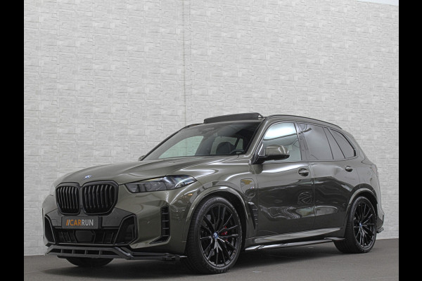 BMW X5 50e M-Sport Pro | Panorama | 360 Camera | ACC | Carbon | Individual Leder | Trekhaak | Head-Up | Keyless-Entry | Harman-Kardon | Stoelverwarming V+A | Memory | Stuurverwarming | 22 inch | Iconic-Glow | M-Gordels | ISO-Glas | Zonwering | Beker Clima | Standkachel | Carplay | Draadloos Laden |