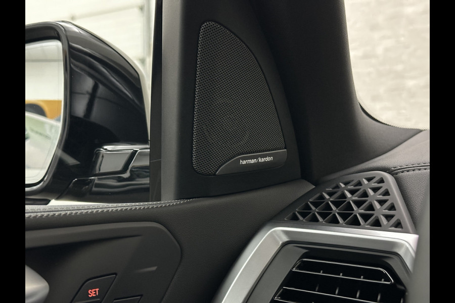 BMW X5 50e M-Sport Pro | Panorama | 360 Camera | ACC | Carbon | Individual Leder | Trekhaak | Head-Up | Keyless-Entry | Harman-Kardon | Stoelverwarming V+A | Memory | Stuurverwarming | 22 inch | Iconic-Glow | M-Gordels | ISO-Glas | Zonwering | Beker Clima | Standkachel | Carplay | Draadloos Laden |