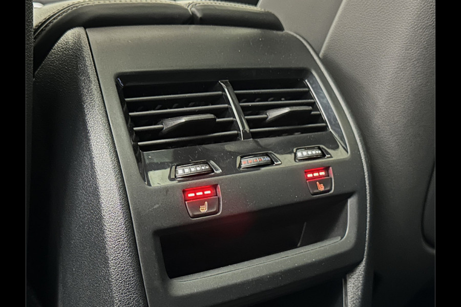 BMW X5 50e M-Sport Pro | Panorama | 360 Camera | ACC | Carbon | Individual Leder | Trekhaak | Head-Up | Keyless-Entry | Harman-Kardon | Stoelverwarming V+A | Memory | Stuurverwarming | 22 inch | Iconic-Glow | M-Gordels | ISO-Glas | Zonwering | Beker Clima | Standkachel | Carplay | Draadloos Laden |
