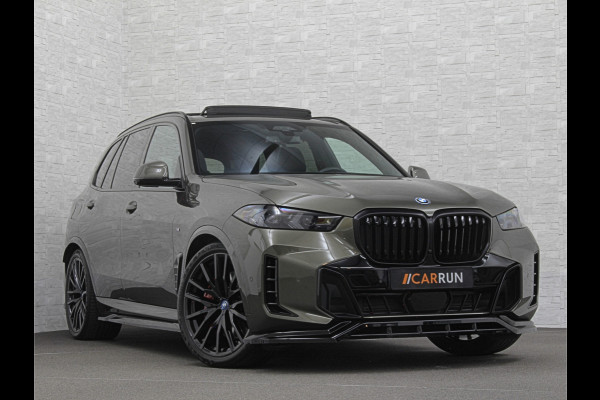BMW X5 50e M-Sport Pro | Panorama | 360 Camera | ACC | Carbon | Individual Leder | Trekhaak | Head-Up | Keyless-Entry | Harman-Kardon | Stoelverwarming V+A | Memory | Stuurverwarming | 22 inch | Iconic-Glow | M-Gordels | ISO-Glas | Zonwering | Beker Clima | Standkachel | Carplay | Draadloos Laden |