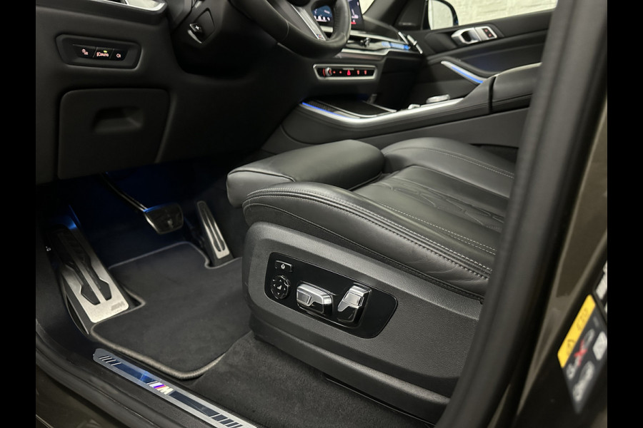 BMW X5 50e M-Sport Pro | Panorama | 360 Camera | ACC | Carbon | Individual Leder | Trekhaak | Head-Up | Keyless-Entry | Harman-Kardon | Stoelverwarming V+A | Memory | Stuurverwarming | 22 inch | Iconic-Glow | M-Gordels | ISO-Glas | Zonwering | Beker Clima | Standkachel | Carplay | Draadloos Laden |