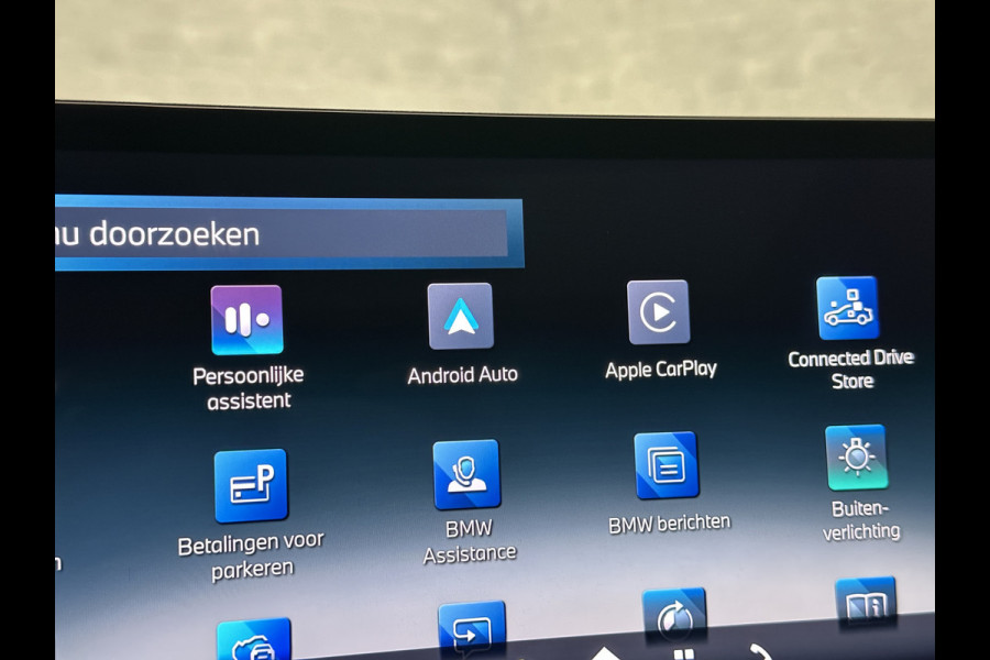 BMW X5 50e M-Sport Pro | Panorama | 360 Camera | ACC | Carbon | Individual Leder | Trekhaak | Head-Up | Keyless-Entry | Harman-Kardon | Stoelverwarming V+A | Memory | Stuurverwarming | 22 inch | Iconic-Glow | M-Gordels | ISO-Glas | Zonwering | Beker Clima | Standkachel | Carplay | Draadloos Laden |