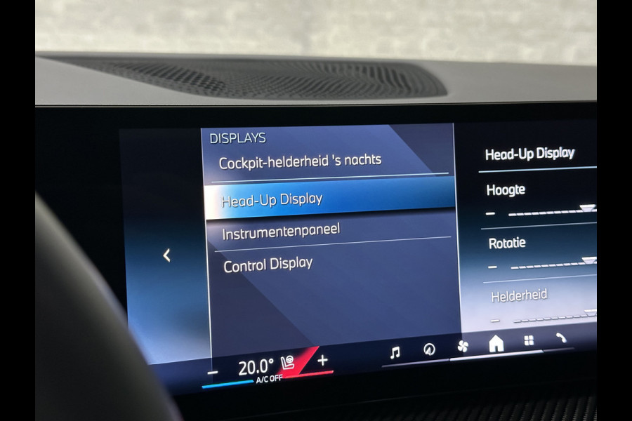 BMW X5 50e M-Sport Pro | Panorama | 360 Camera | ACC | Carbon | Individual Leder | Trekhaak | Head-Up | Keyless-Entry | Harman-Kardon | Stoelverwarming V+A | Memory | Stuurverwarming | 22 inch | Iconic-Glow | M-Gordels | ISO-Glas | Zonwering | Beker Clima | Standkachel | Carplay | Draadloos Laden |