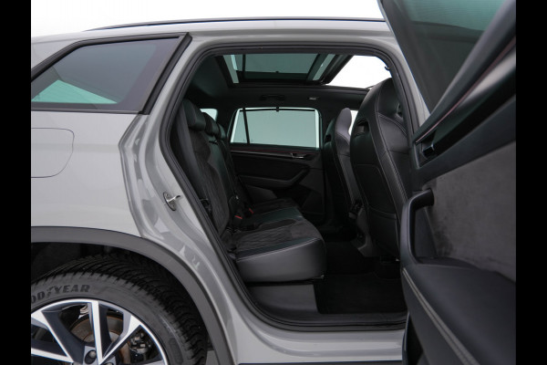 Škoda Kodiaq 1.5 TSI Sportline Business (INCL-BTW) Aut. *PANO | LEATHER-MICROFIBRE | FULL-LED | MEMORY-PACK | DIGI-COCKPIT | NAVI-FULLMAP | CAMERA | DAB+ | AMBIENT-LIGHT | KEYLESS | DAB+ | CARPLAY | PRIVACY-GLASS | 20"ALU*
