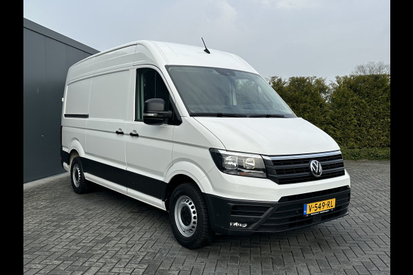 Volkswagen Crafter 2.0 TDI 141 PK RWD HIGHLINE ++ / L3H3 / 1e EIG. / BOTT INRICHTING / 3 TONS TREKHAAK / GEVEERDE STOEL / CAMERA / CRUISE / AIRCO