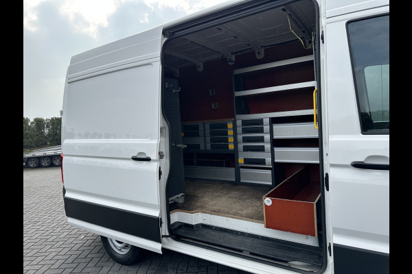 Volkswagen Crafter 2.0 TDI 141 PK RWD HIGHLINE ++ / L3H3 / 1e EIG. / BOTT INRICHTING / 3 TONS TREKHAAK / GEVEERDE STOEL / CAMERA / CRUISE / AIRCO