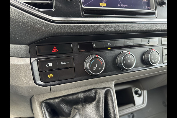 Volkswagen Crafter 2.0 TDI 141 PK RWD HIGHLINE ++ / L3H3 / 1e EIG. / BOTT INRICHTING / 3 TONS TREKHAAK / GEVEERDE STOEL / CAMERA / CRUISE / AIRCO