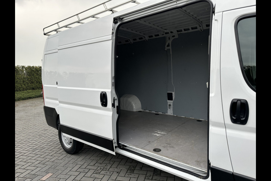 Opel Movano 2.2D 140 PK 3.5T / L3H2 / 49.954 KM / 3 TONS TREKHAAK / IMPERIAAL + LADDER / CAMERA / CRUISE / AIRCO