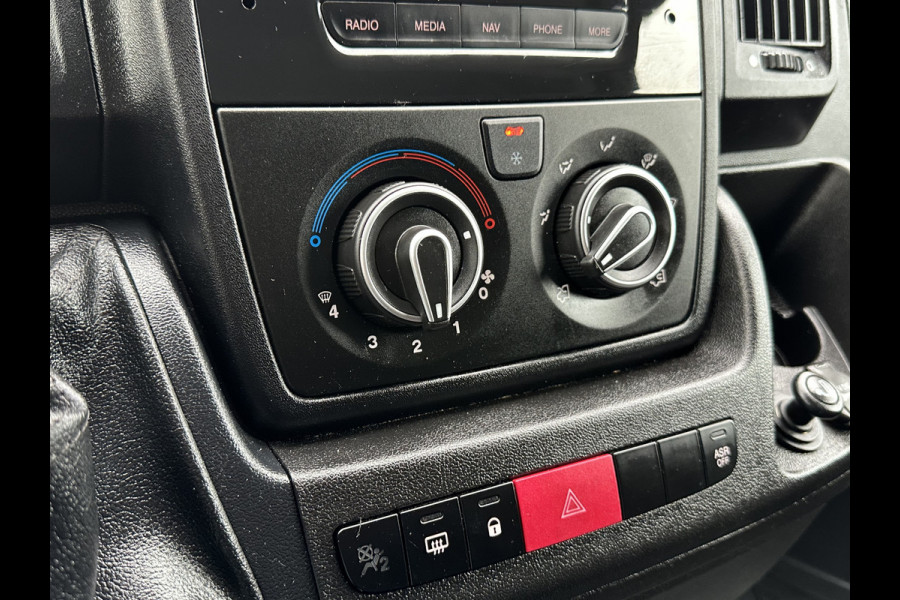 Opel Movano 2.2D 140 PK 3.5T / L3H2 / 49.954 KM / 3 TONS TREKHAAK / IMPERIAAL + LADDER / CAMERA / CRUISE / AIRCO