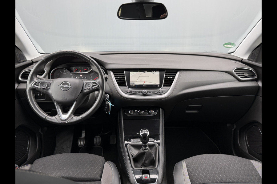 Opel Grandland X BWJ 2021 | 1.2T 131PK Bus Executive | TREKHAAK | CAMERA A | NAVI | CLIMA | PDC 2X | CARPLAY | LMV | PRIVACY GLASS