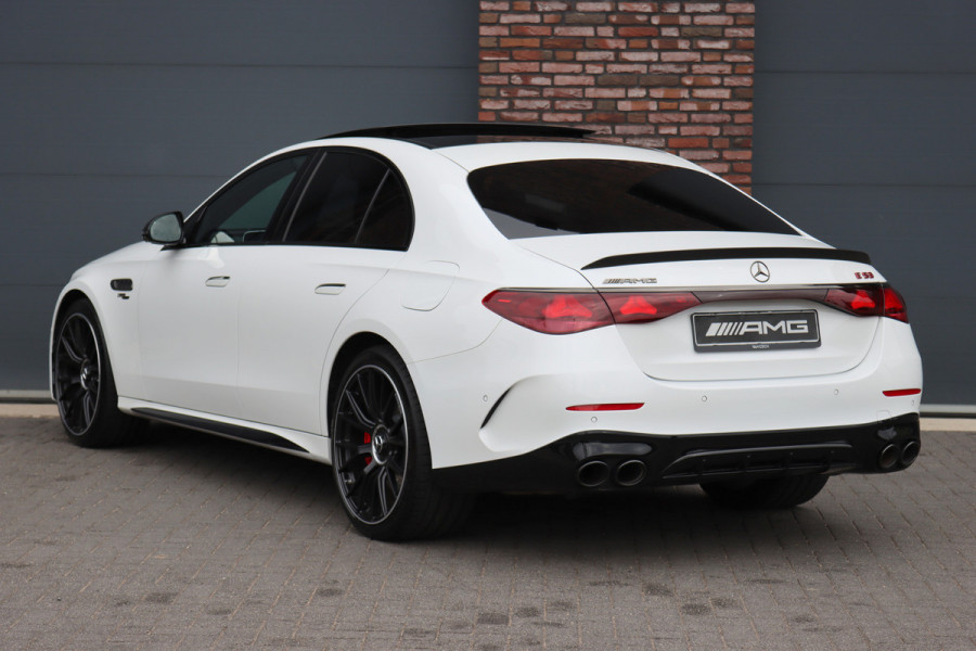 Mercedes-Benz E-Klasse AMG 53 4MATIC+ Premium | 585pk | Hyperscreen | Achterasbesturing | Carbon | AMG Drivers Package | Distronic+ | HUD | Panoramadak | Digital Light | Burmester |