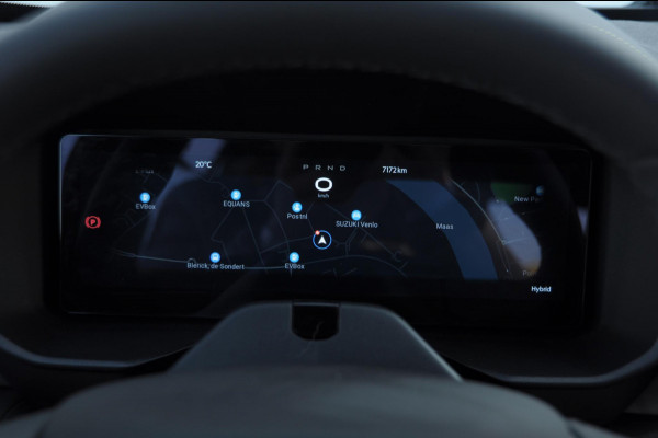 Lynk & Co 01 276PK Automaat Core / Adaptieve cruise control / Stoel - en stuurwielverarming / Parkeersensoren met camera / Apple carplay / Trekhaak / Metallic lak / 19" lichtmetalen velgen