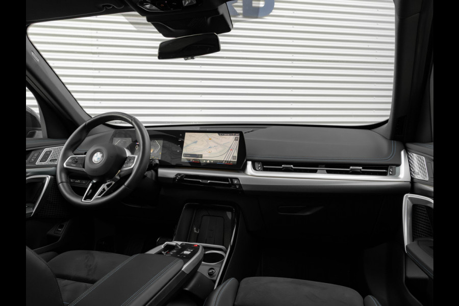 BMW X1 sDrive18i M-Sport - Pano - Trekhaak - Memoryzetel - Harman Kardon