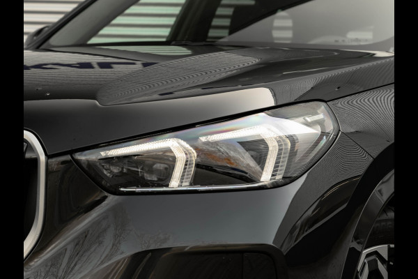 BMW X1 sDrive18i M-Sport - Pano - Trekhaak - Memoryzetel - Harman Kardon