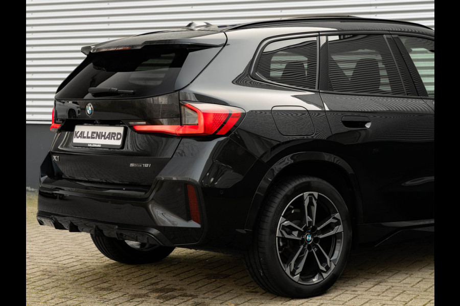 BMW X1 sDrive18i M-Sport - Pano - Trekhaak - Memoryzetel - Harman Kardon