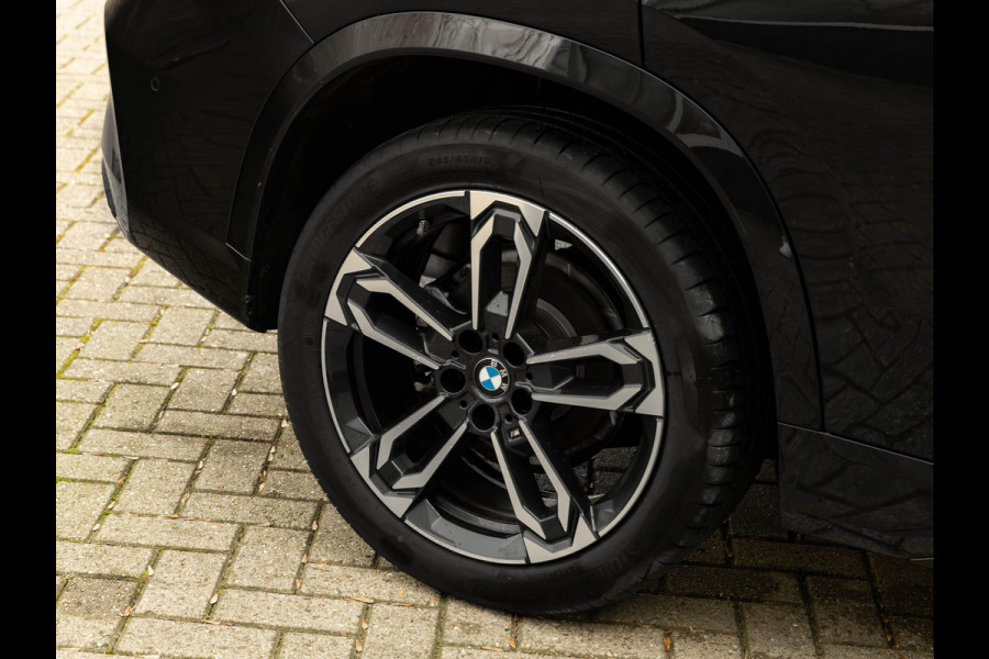 BMW X1 sDrive18i M-Sport - Pano - Trekhaak - Memoryzetel - Harman Kardon