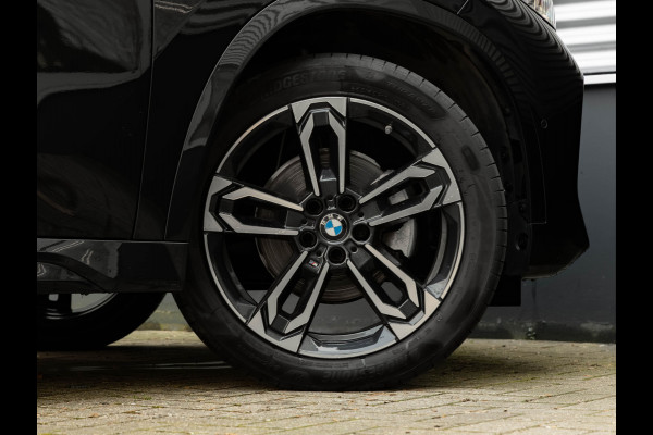 BMW X1 sDrive18i M-Sport - Pano - Trekhaak - Memoryzetel - Harman Kardon
