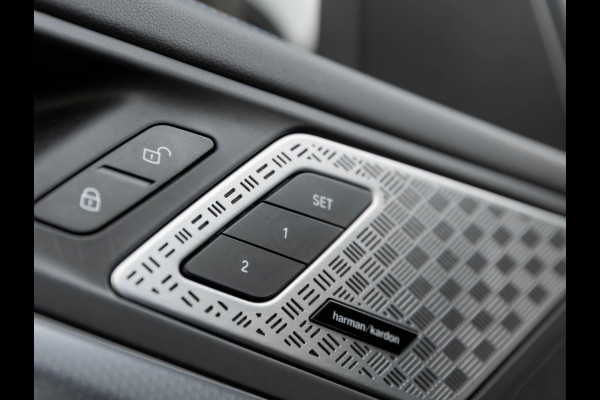 BMW X1 sDrive18i M-Sport - Pano - Trekhaak - Memoryzetel - Harman Kardon