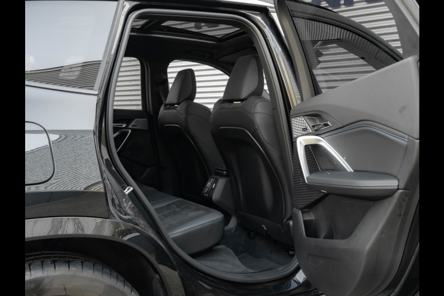 BMW X1 sDrive18i M-Sport - Pano - Trekhaak - Memoryzetel - Harman Kardon
