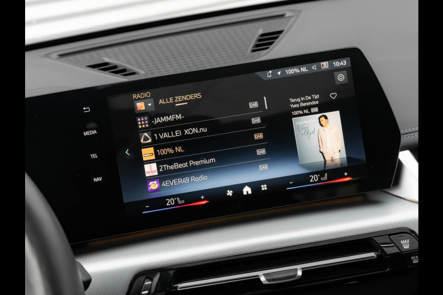 BMW X1 sDrive18i M-Sport - Pano - Trekhaak - Memoryzetel - Harman Kardon