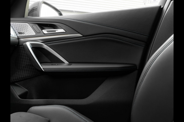 BMW X1 sDrive18i M-Sport - Pano - Trekhaak - Memoryzetel - Harman Kardon
