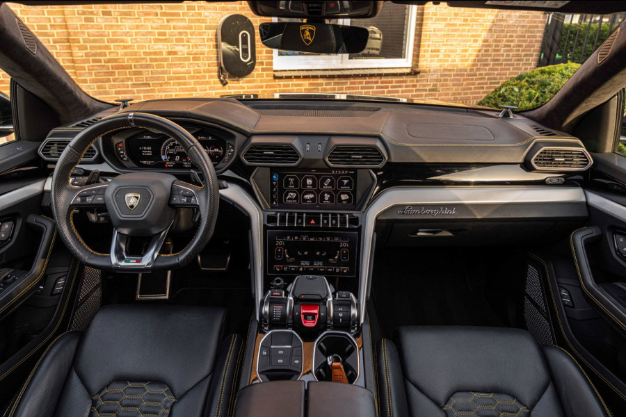 Lamborghini Urus 4.0 V8 650 PK Pano Keramisch B&O Advanced Massage Luchtvering 360 Camera ACC 22''