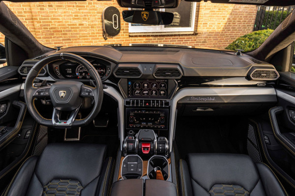 Lamborghini Urus 4.0 V8 650 PK Pano Keramisch B&O Advanced Massage Luchtvering 360 Camera ACC 22''