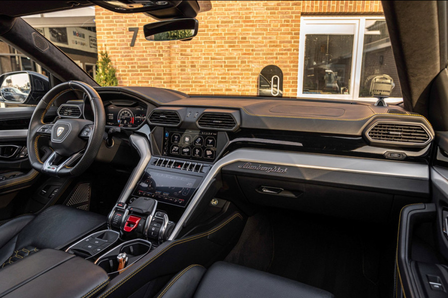 Lamborghini Urus 4.0 V8 650 PK Pano Keramisch B&O Advanced Massage Luchtvering 360 Camera ACC 22''