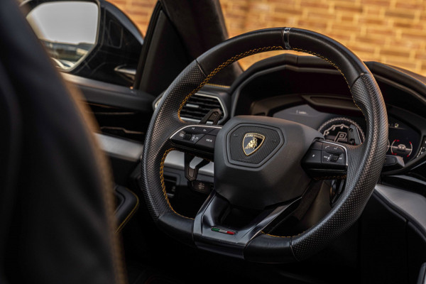 Lamborghini Urus 4.0 V8 650 PK Pano Keramisch B&O Advanced Massage Luchtvering 360 Camera ACC 22''