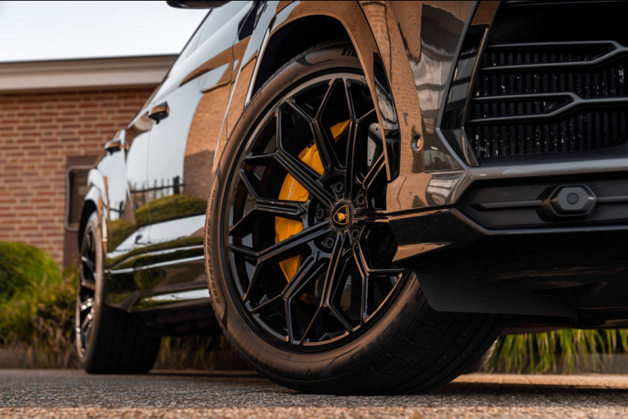 Lamborghini Urus 4.0 V8 650 PK Pano Keramisch B&O Advanced Massage Luchtvering 360 Camera ACC 22''