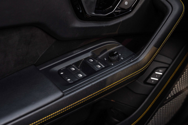 Lamborghini Urus 4.0 V8 650 PK Pano Keramisch B&O Advanced Massage Luchtvering 360 Camera ACC 22''