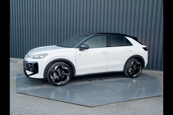 Volkswagen T-Roc 1.5 eTsi R-Line First Edition | Black Style | 360 Camera | Head Up | Elk. A-klep | IQ Light | Prijs Rijklaar!!