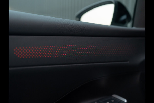 Volkswagen T-Roc 1.5 eTsi R-Line First Edition | Black Style | 360 Camera | Head Up | Elk. A-klep | IQ Light | Prijs Rijklaar!!