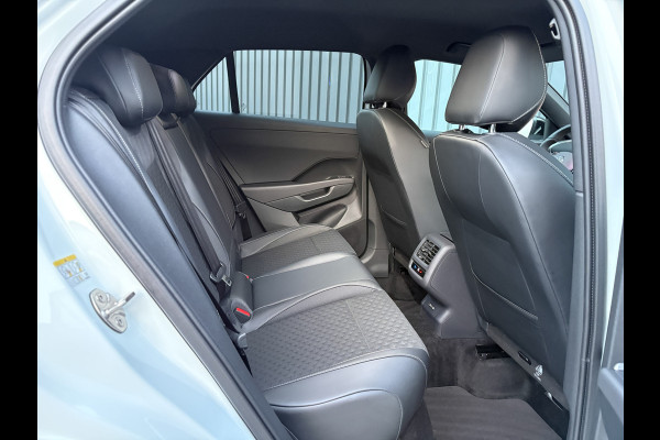 Volkswagen T-Roc 1.5 eTsi R-Line First Edition | Black Style | 360 Camera | Head Up | Elk. A-klep | IQ Light | Prijs Rijklaar!!