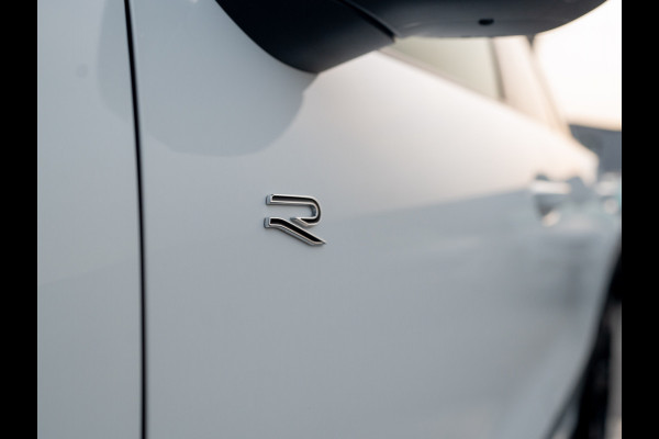 Volkswagen T-Roc 1.5 eTsi R-Line First Edition | Black Style | 360 Camera | Head Up | Elk. A-klep | IQ Light | Prijs Rijklaar!!