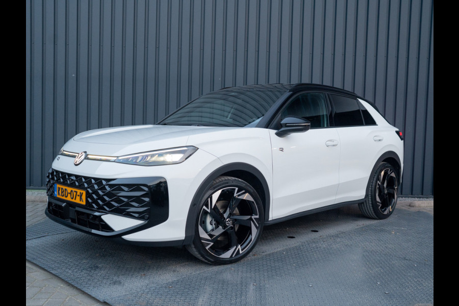 Volkswagen T-Roc 1.5 eTsi R-Line First Edition | Black Style | 360 Camera | Head Up | Elk. A-klep | IQ Light | Prijs Rijklaar!!