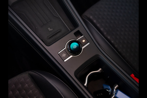 Volkswagen T-Roc 1.5 eTsi R-Line First Edition | Black Style | 360 Camera | Head Up | Elk. A-klep | IQ Light | Prijs Rijklaar!!