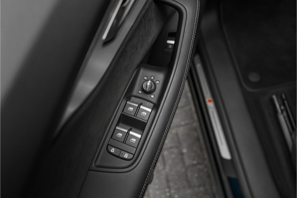 Audi Q8 55 TFSI e Quattro Pro Line S Pano Luchtverin ACC B&O 23"