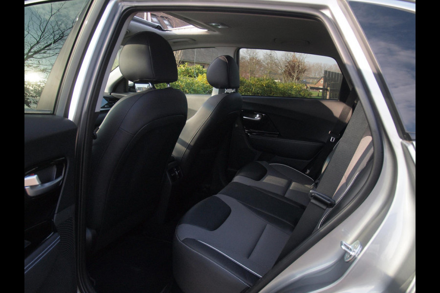 Kia e-Niro DynamicPlusLine 64 kWh | SOH 100% | Fase 3 | Panoramadak | Camera | Apple Carplay | Cruise Control