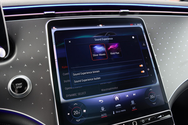 Mercedes-Benz EQE SUV 350 4MATIC AMG Line 91 kWh | Distronic+ | Panoramadak | Memory | Burmester | Digital Light | Surround Camera | 22kW | Warmtepomp | Keyless Go |