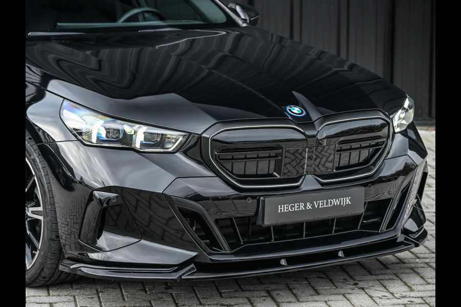 BMW 5 Serie Touring 530e Xdrive 300pk M Sport | Shadowline | Comfort access | Bowers&Wilkins | Iconic grill | Active cruise | 360 camera | Ambiance | El. trekhaak